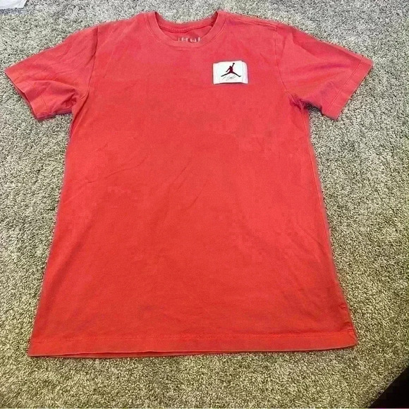 Rare! Nike Jordan Air Essentials T-Shirt standard small red with MJ signature - Picture 3 of 10